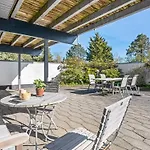 Eikka - 100m From The Sea By Interhome *