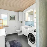 Eikka - 100m From The Sea By Interhome 펜션
